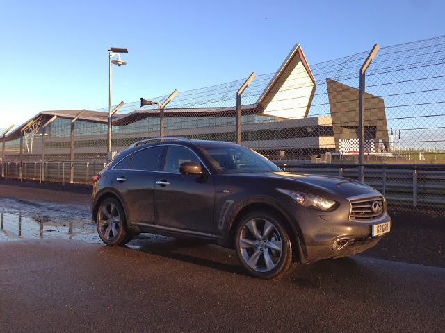 Infiniti QX70