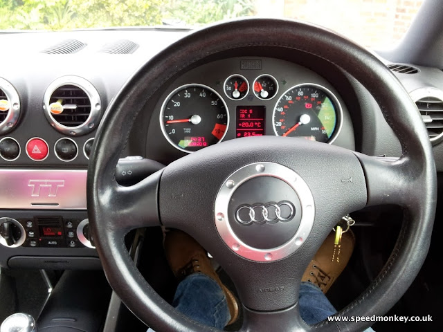 Audi TT 3.2 V6 dash