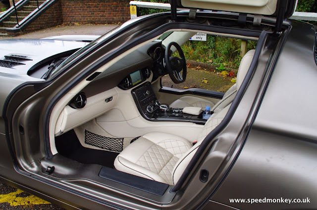 Mercedes SLS AMG GT interior