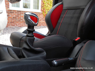 2013 Peugeot 208 GTI gear knob