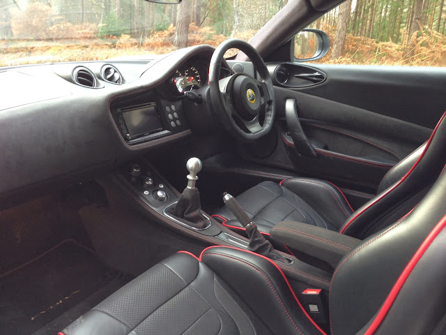 Lotus Evora S interior