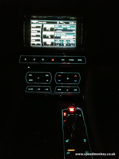 Jaguar XF V6 Portfolio centre console