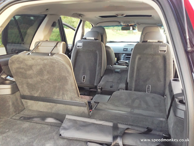 Volvo XC90 SE Lux rear seats