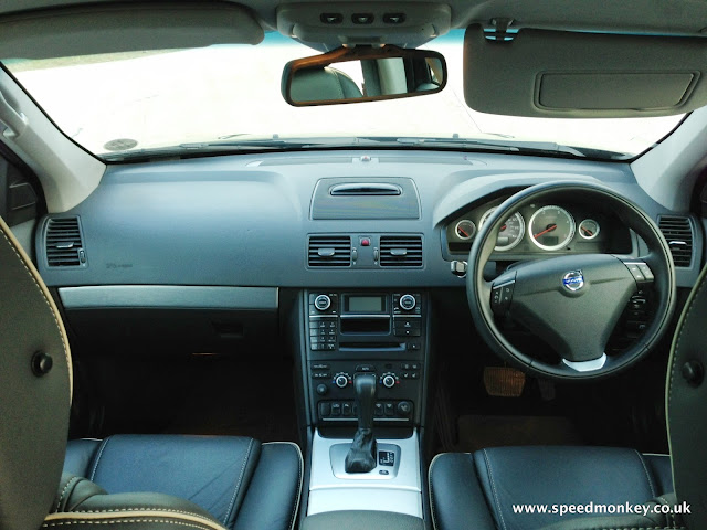 Volvo XC90 SE Lux dash
